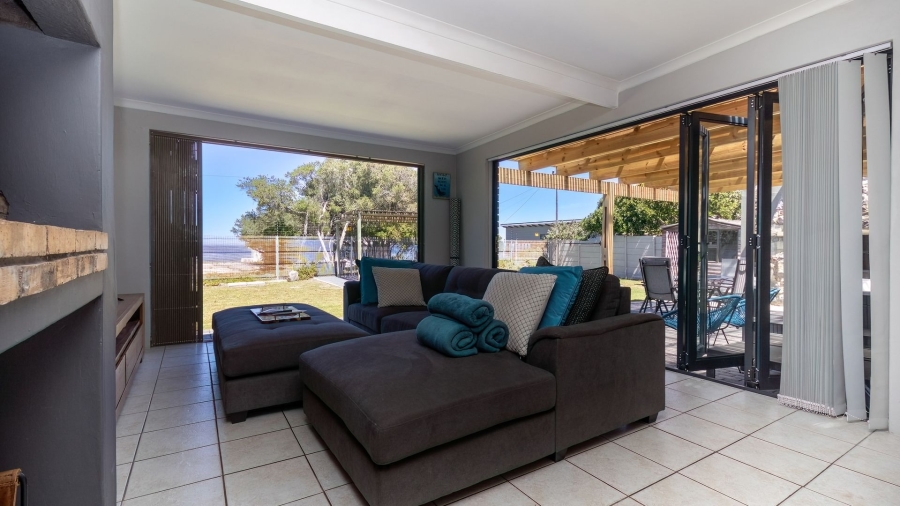 4 Bedroom Property for Sale in Sandbaai Western Cape